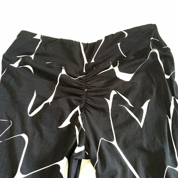 Ava Sky🌌 Fit💪 Leggings in Ivory Waverly Sz S - Picture 3 of 7